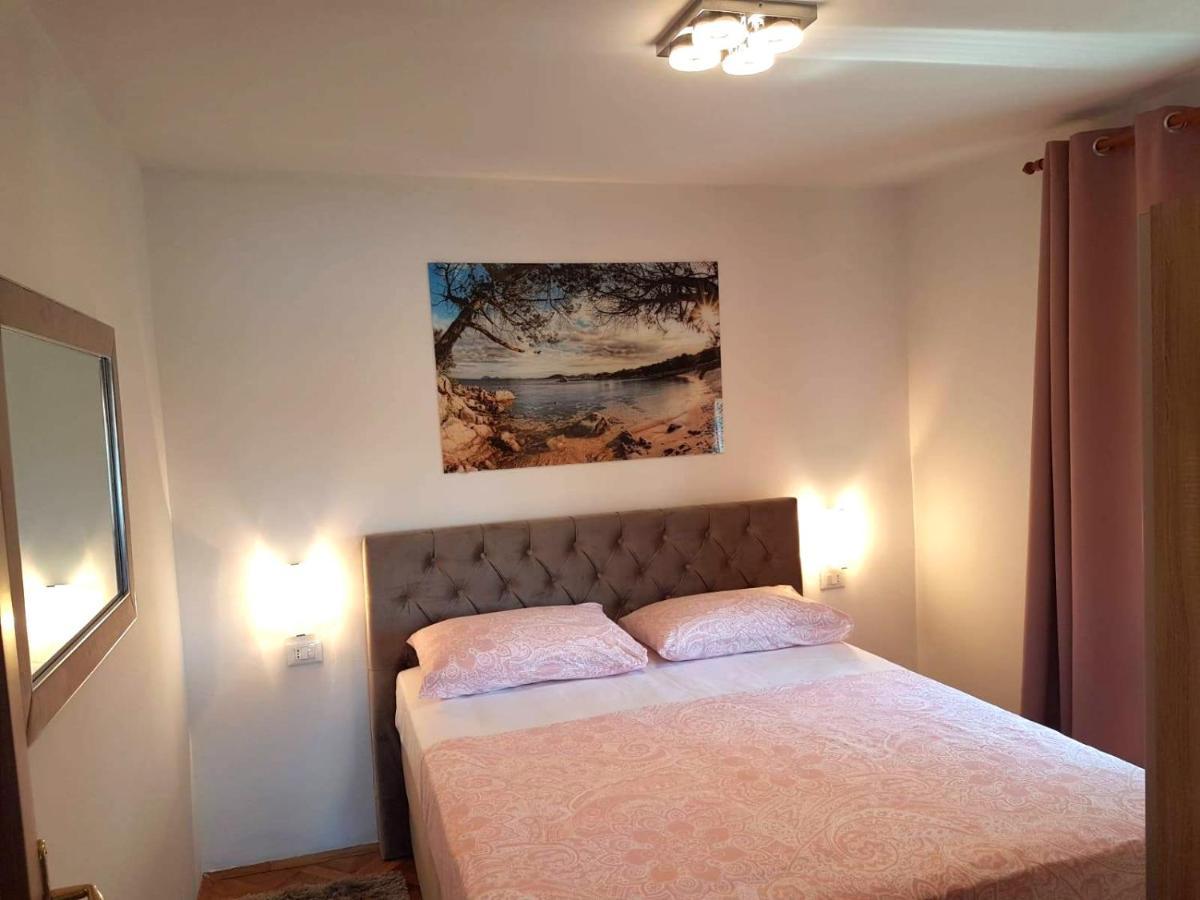 Apartments By The Sea Mavarstica, Ciovo - 12696 โตรกีร์ ภายนอก รูปภาพ
