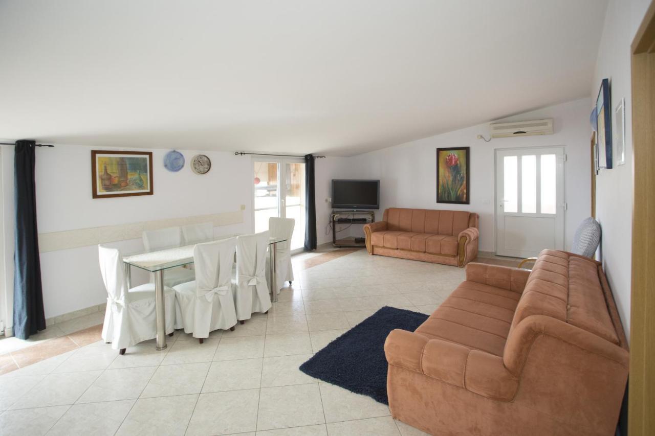 Apartments By The Sea Mavarstica, Ciovo - 12696 โตรกีร์ ภายนอก รูปภาพ