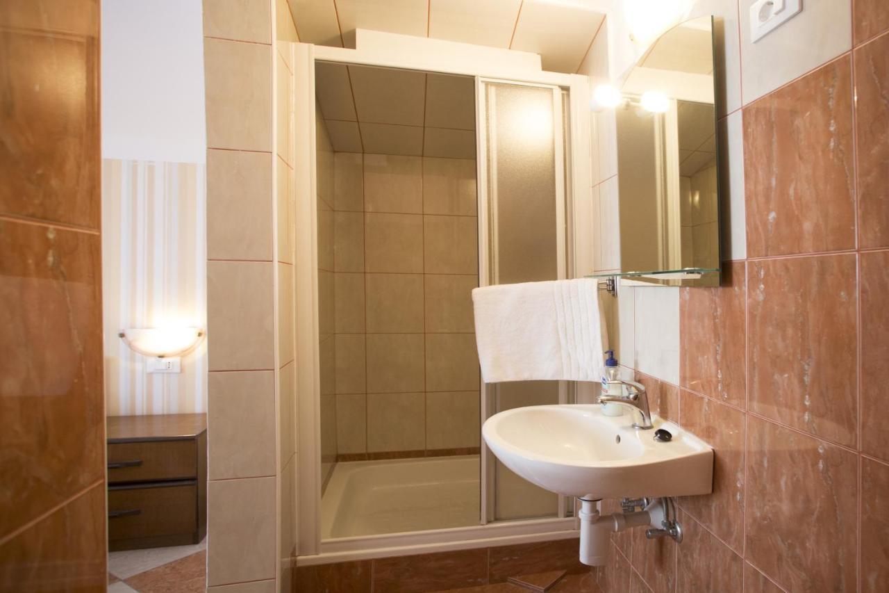 Apartments By The Sea Mavarstica, Ciovo - 12696 โตรกีร์ ภายนอก รูปภาพ